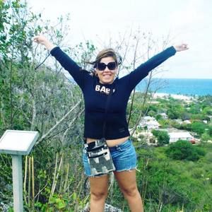 Meet your Posher, Vivian